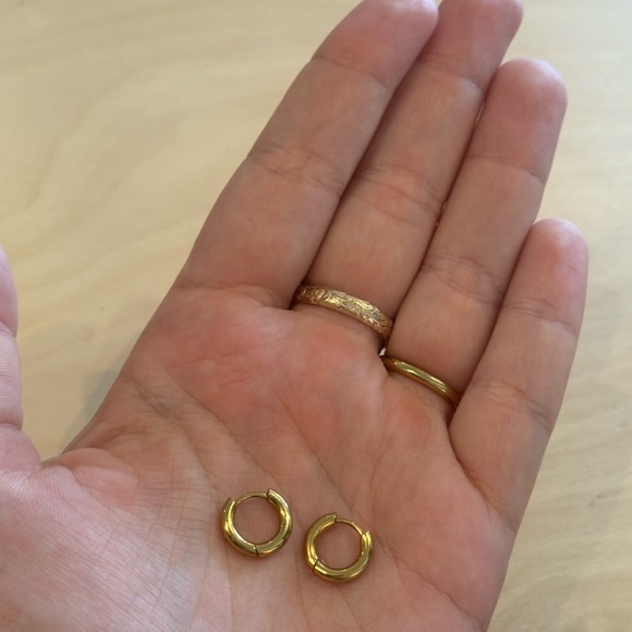 Gold Filled Waterproof Hoop Earrings No Tarnish NWOT - Picture 4 of 5